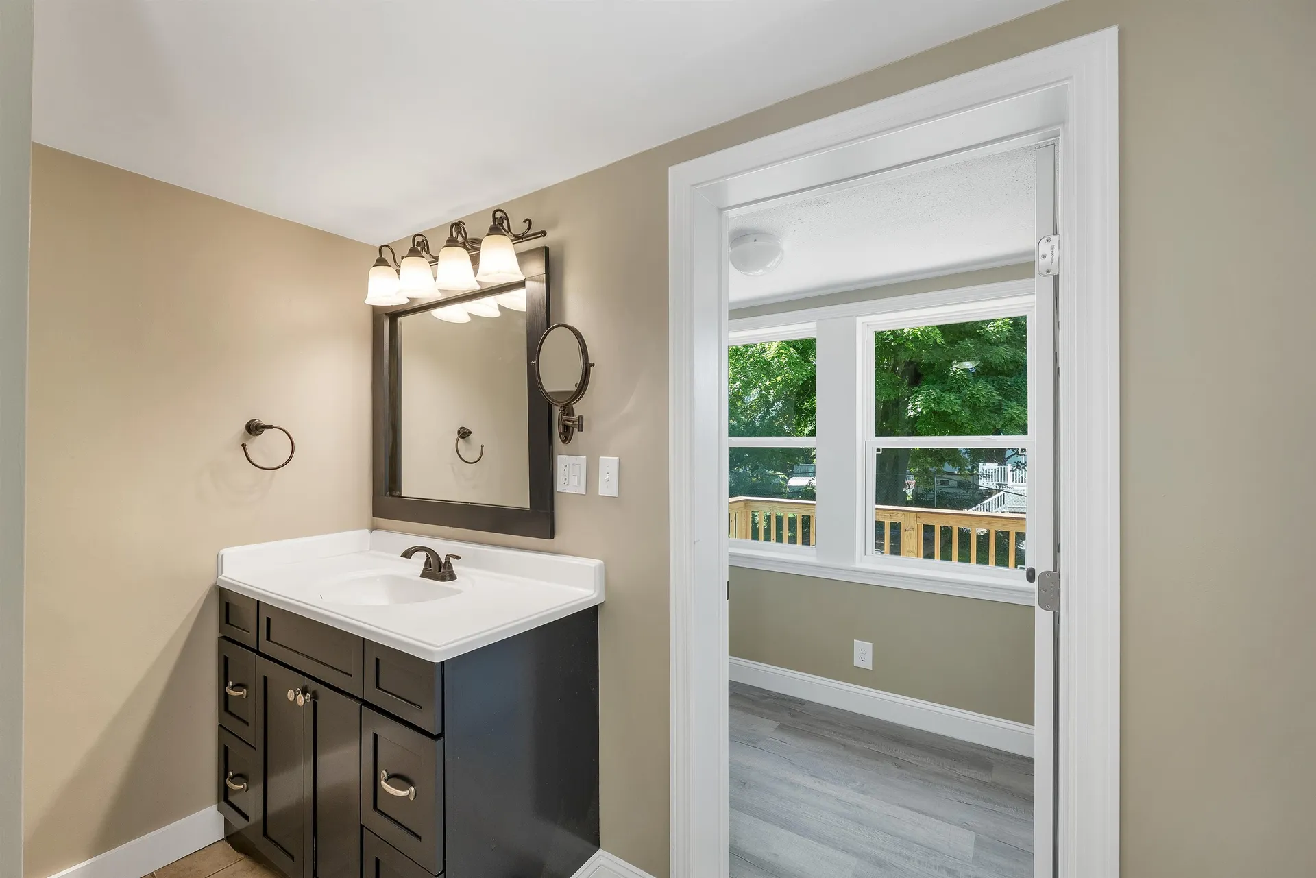 16 Brook Street Derry NH 03038