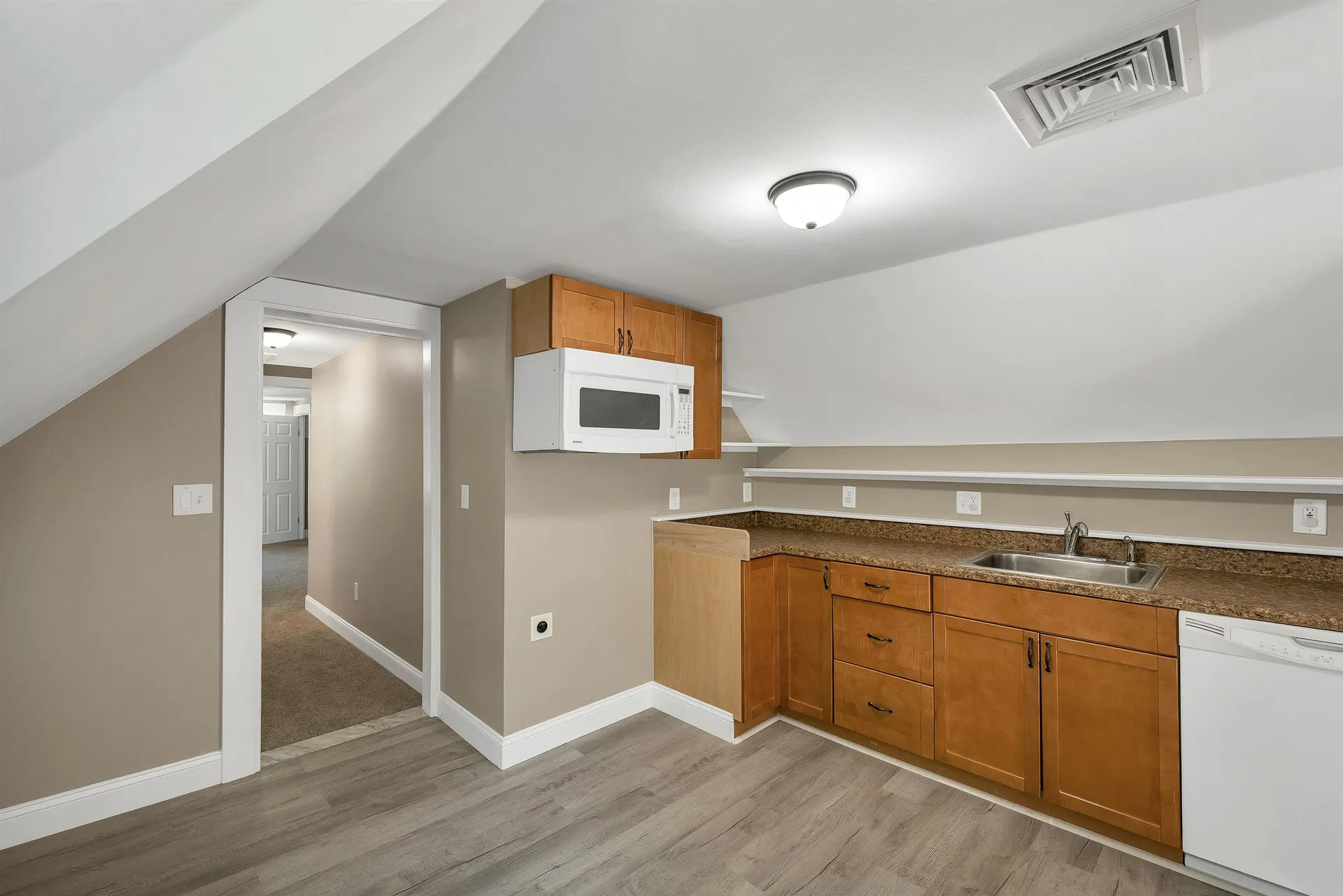16 Brook Street Derry NH 03038
