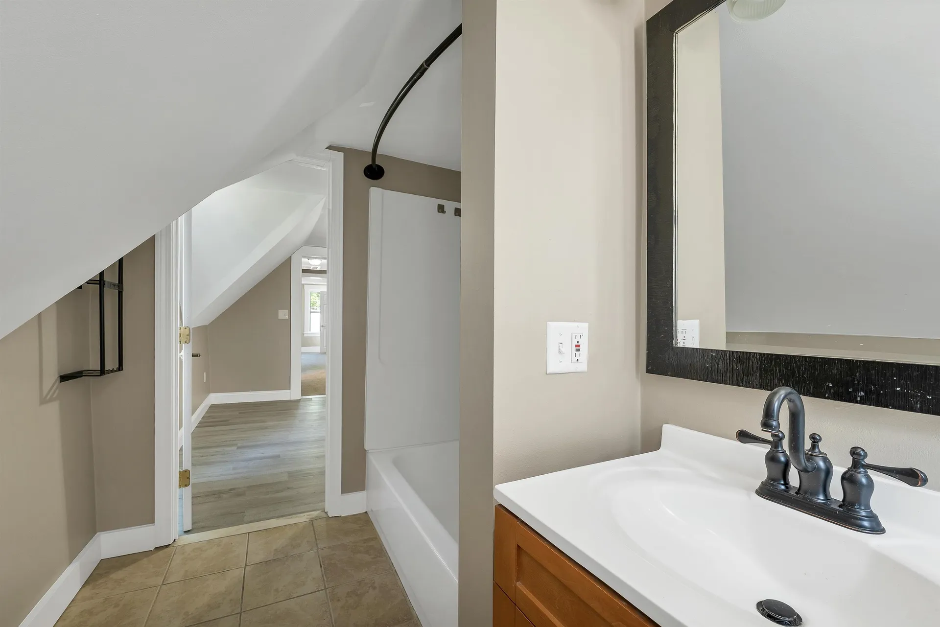 16 Brook Street Derry NH 03038