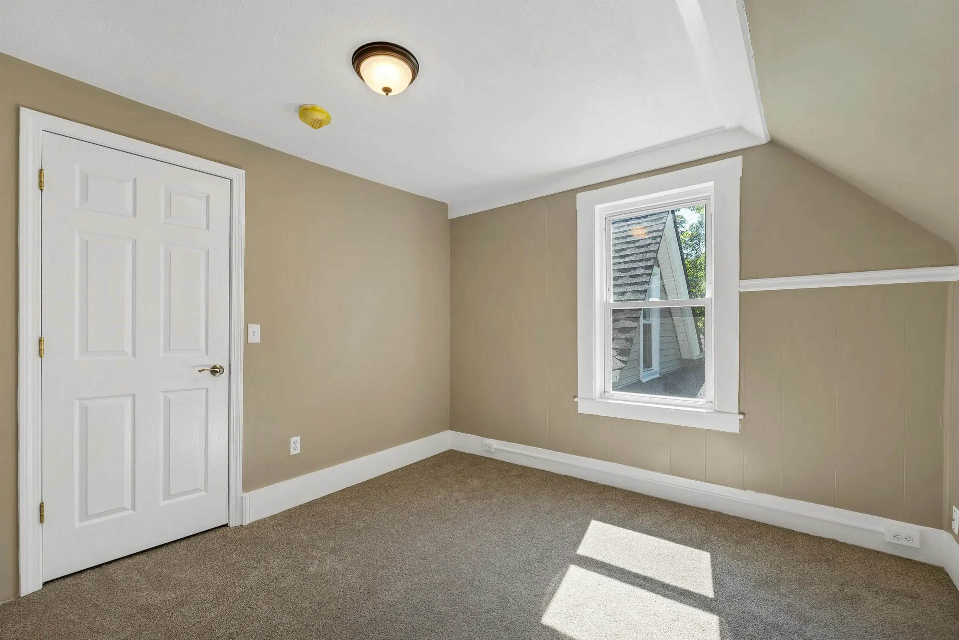 16 Brook Street Derry NH 03038