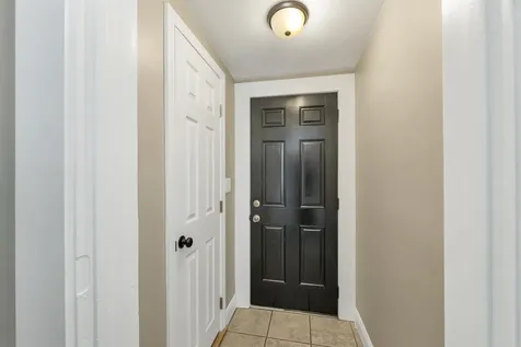 16 Brook Street Derry NH 03038