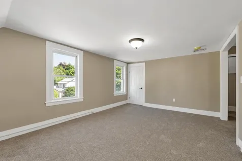 16 Brook Street Derry NH 03038