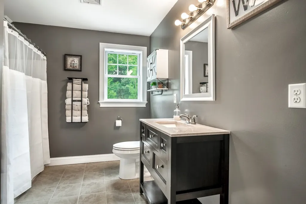 94 High Meadows Drive Deerfield NH 03037