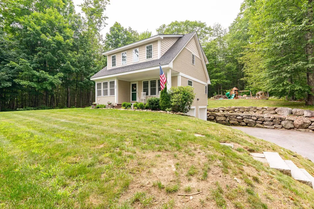 94 High Meadows Drive Deerfield NH 03037