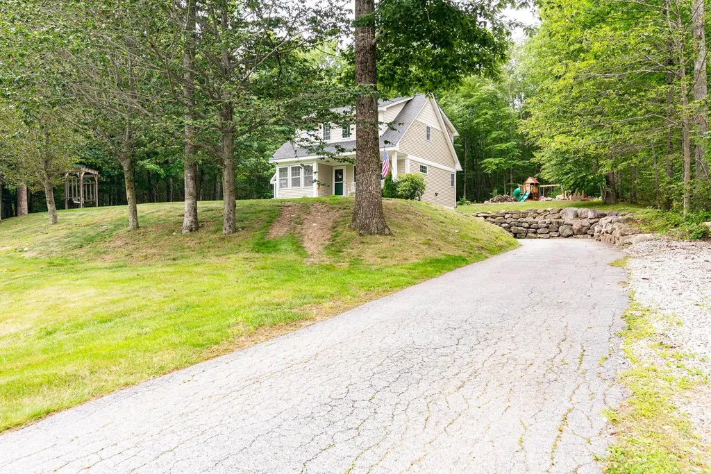 94 High Meadows Drive Deerfield NH 03037