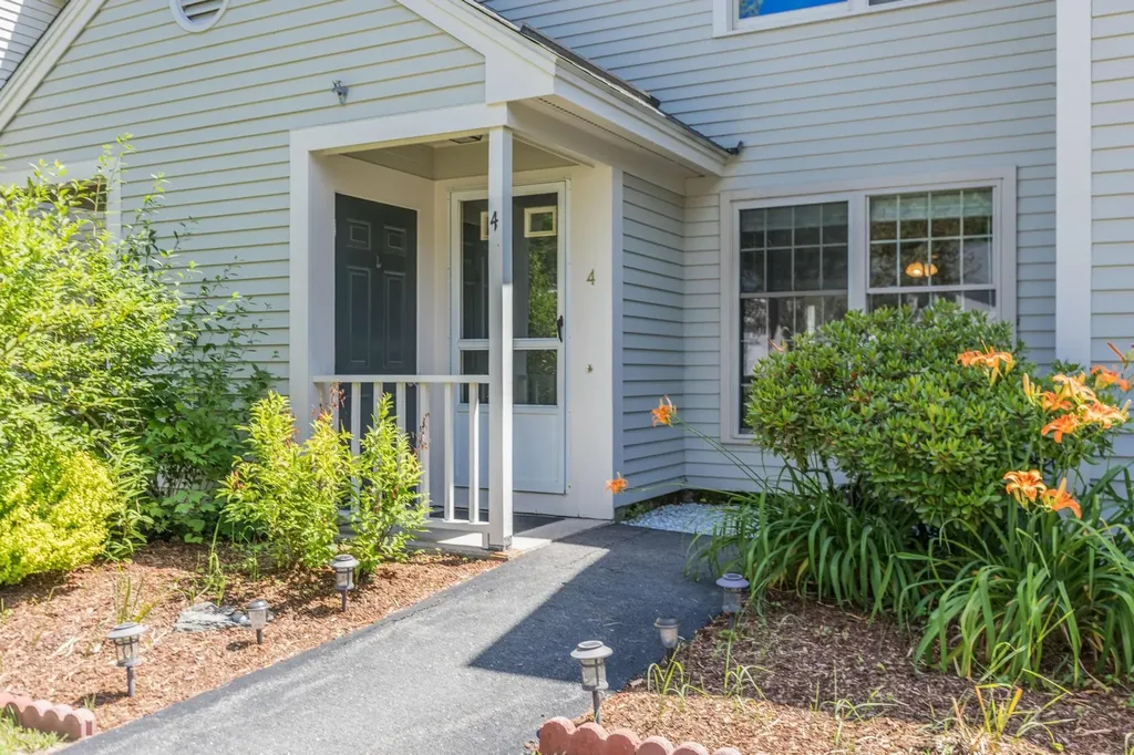 4 Woodland Green Rochester NH 03868