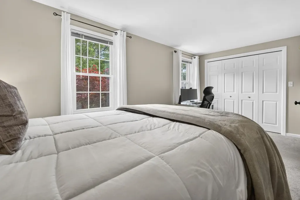 26 Sullivan Court Salem NH 03079