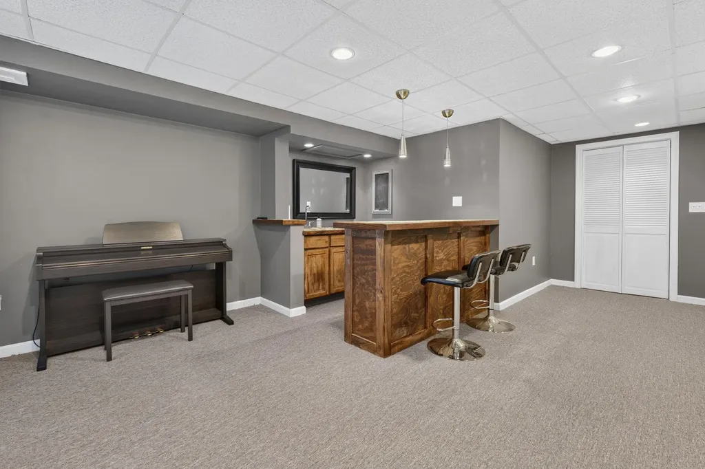 26 Sullivan Court Salem NH 03079