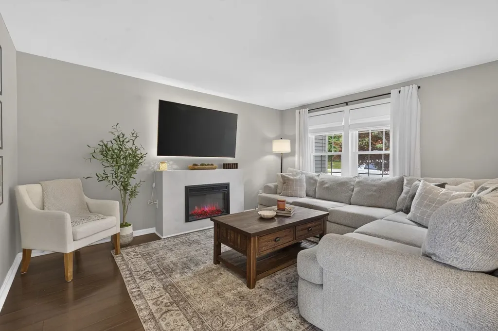 26 Sullivan Court Salem NH 03079