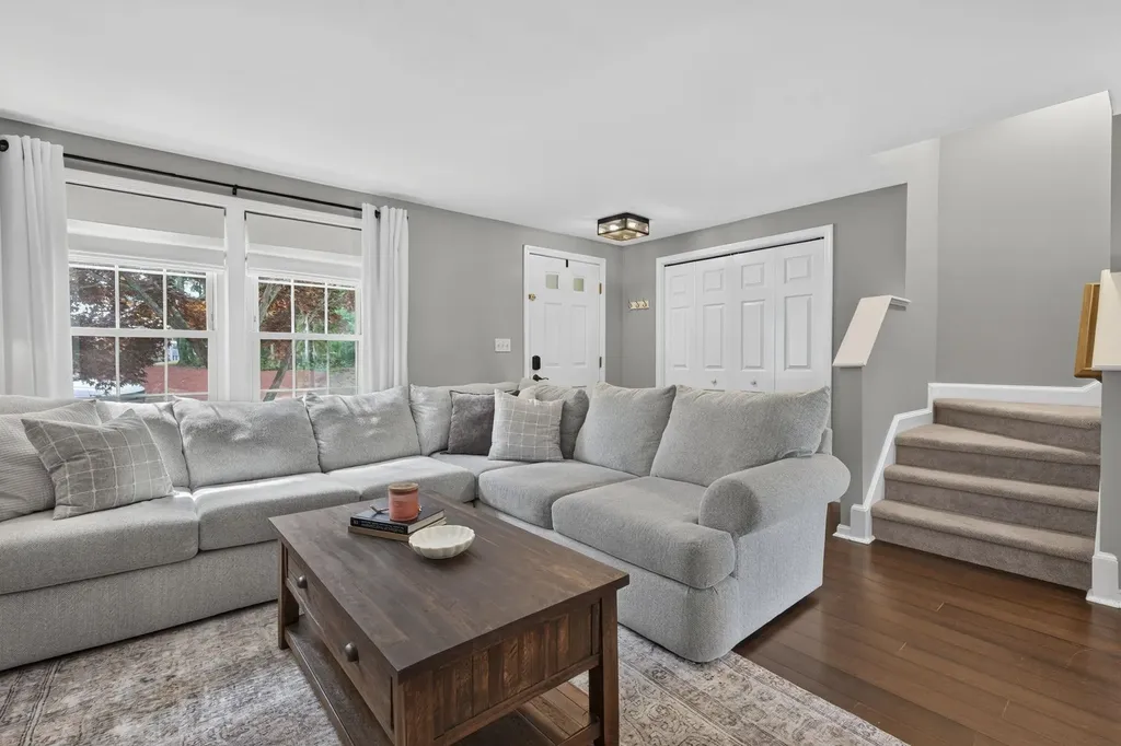 26 Sullivan Court Salem NH 03079