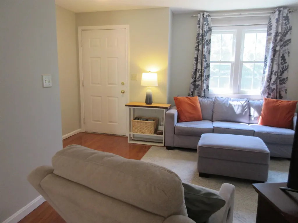 413 Fox Hollow Way Manchester NH 03104
