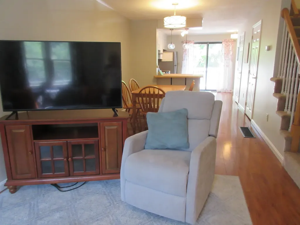 413 Fox Hollow Way Manchester NH 03104