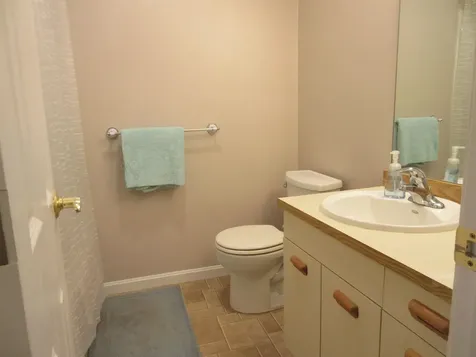413 Fox Hollow Way Manchester NH 03104