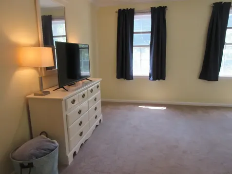 413 Fox Hollow Way Manchester NH 03104