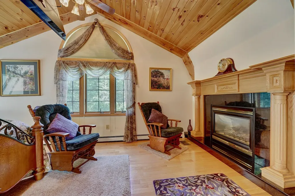 73-75 Dearborn Road Greenland NH 03840