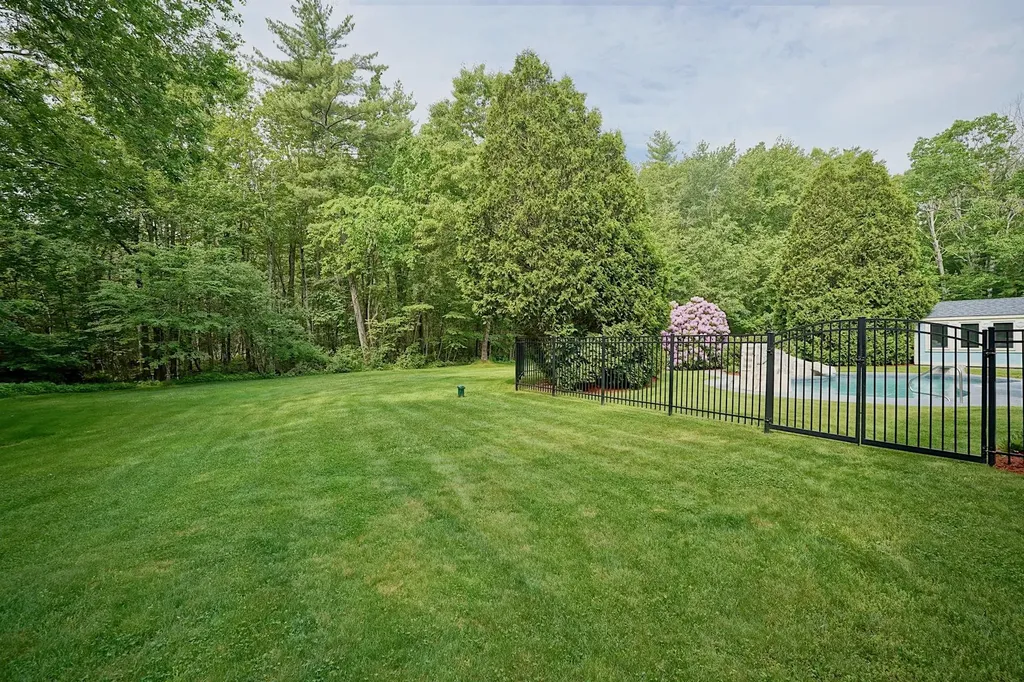 73-75 Dearborn Road Greenland NH 03840