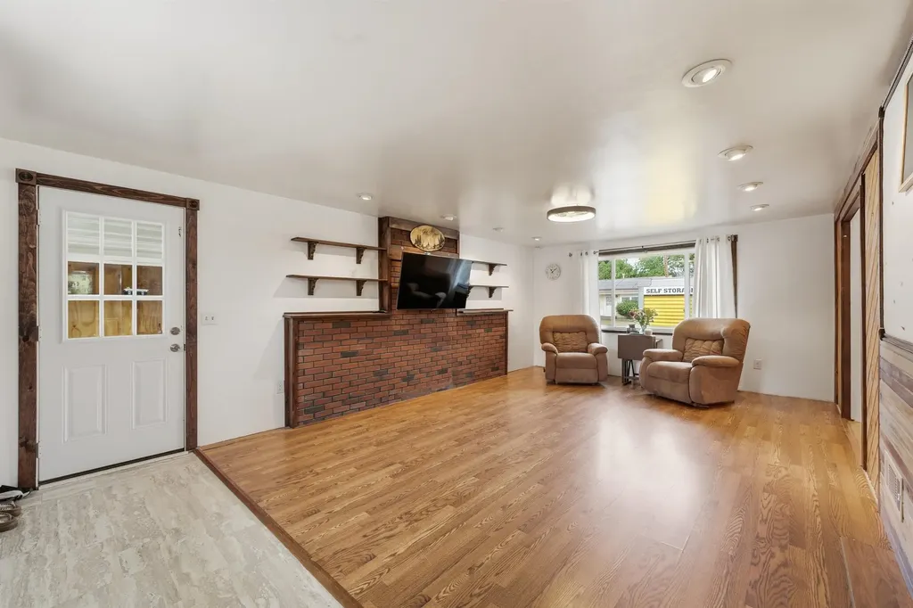 2 Iroquois Road Nashua NH 03063