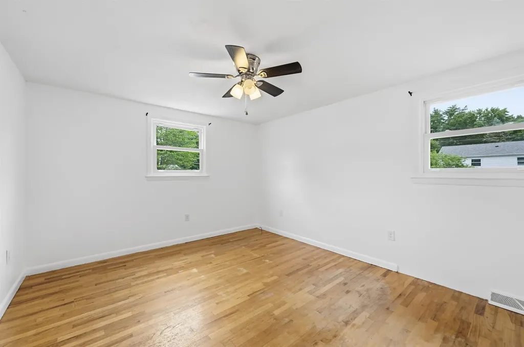 2 Iroquois Road Nashua NH 03063
