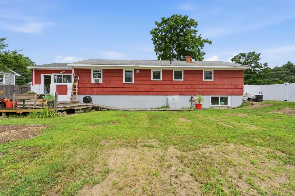 2 Iroquois Road Nashua NH 03063