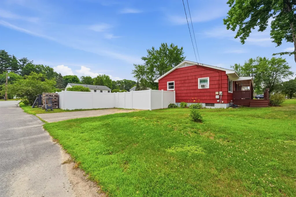 2 Iroquois Road Nashua NH 03063