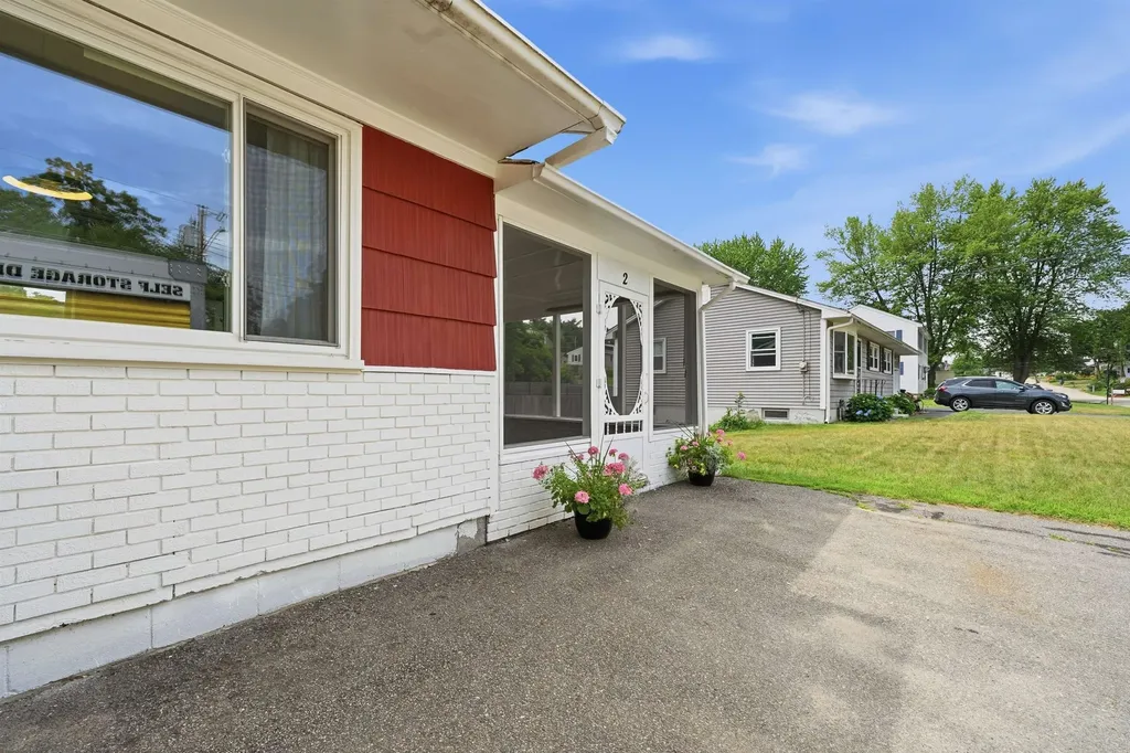 2 Iroquois Road Nashua NH 03063