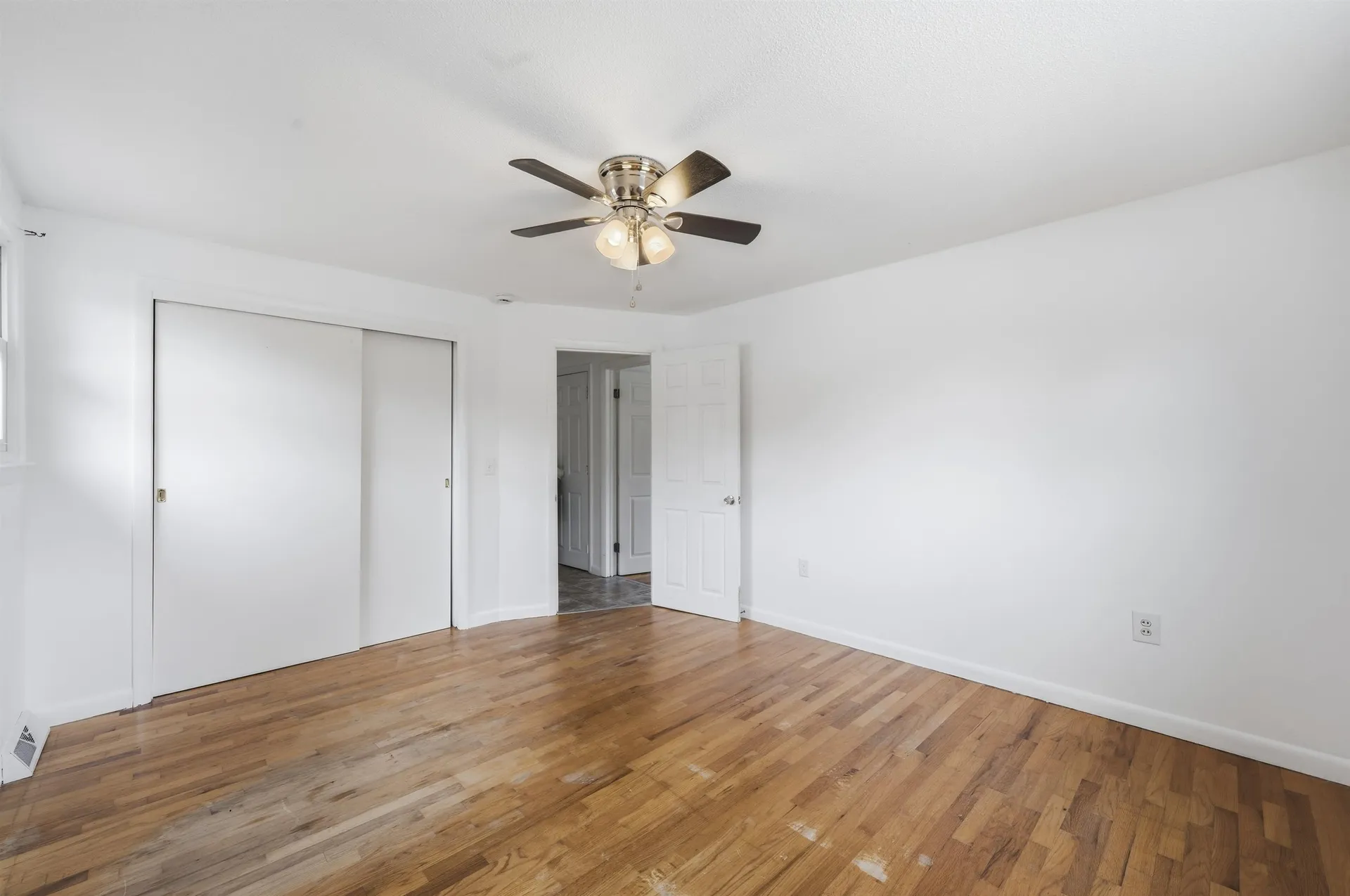 2 Iroquois Road Nashua NH 03063