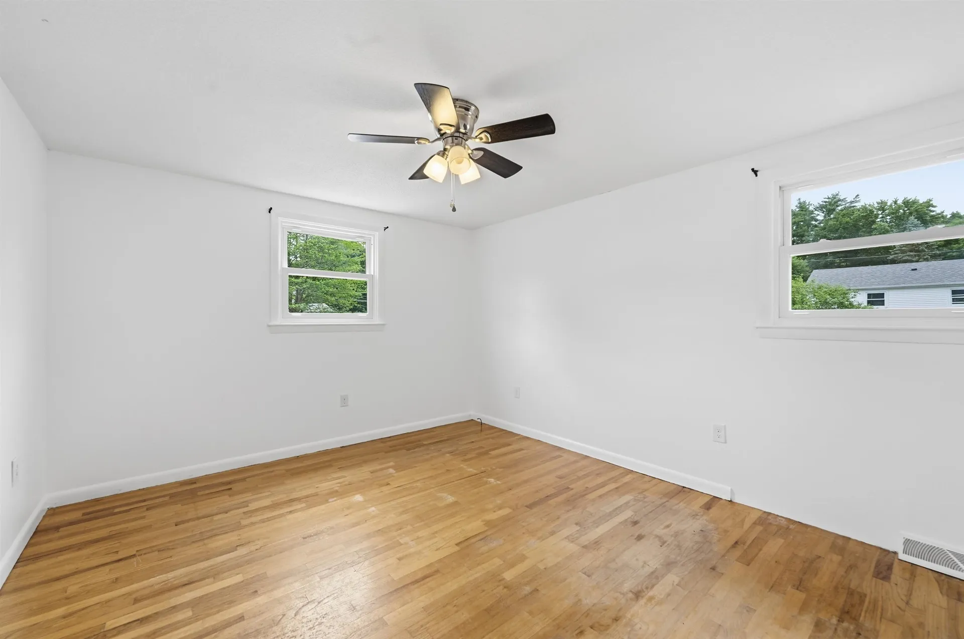 2 Iroquois Road Nashua NH 03063