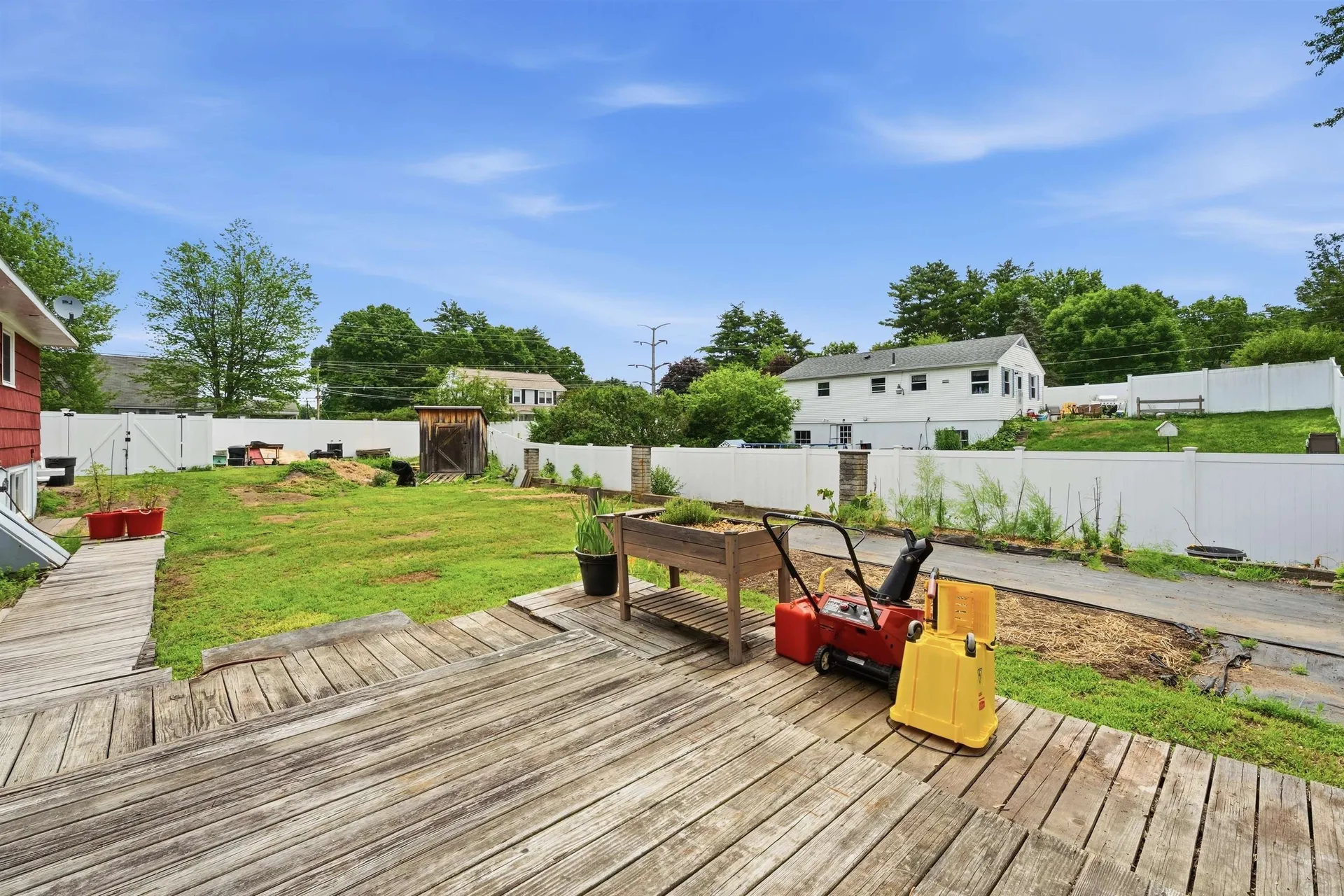 2 Iroquois Road Nashua NH 03063