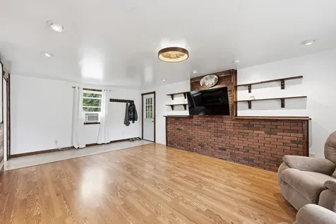 2 Iroquois Road Nashua NH 03063