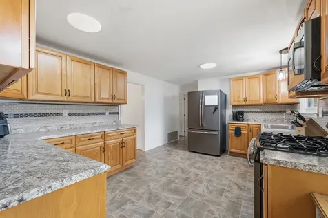 2 Iroquois Road Nashua NH 03063