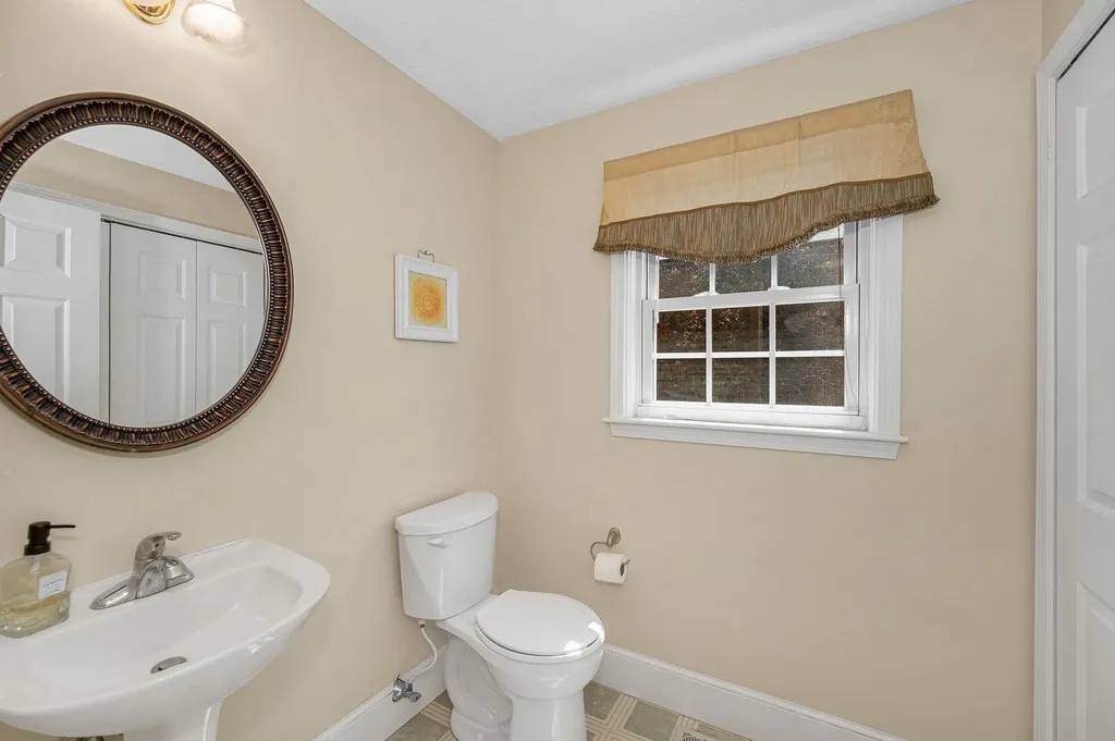 3 Indian Fern Drive Nashua NH 03062