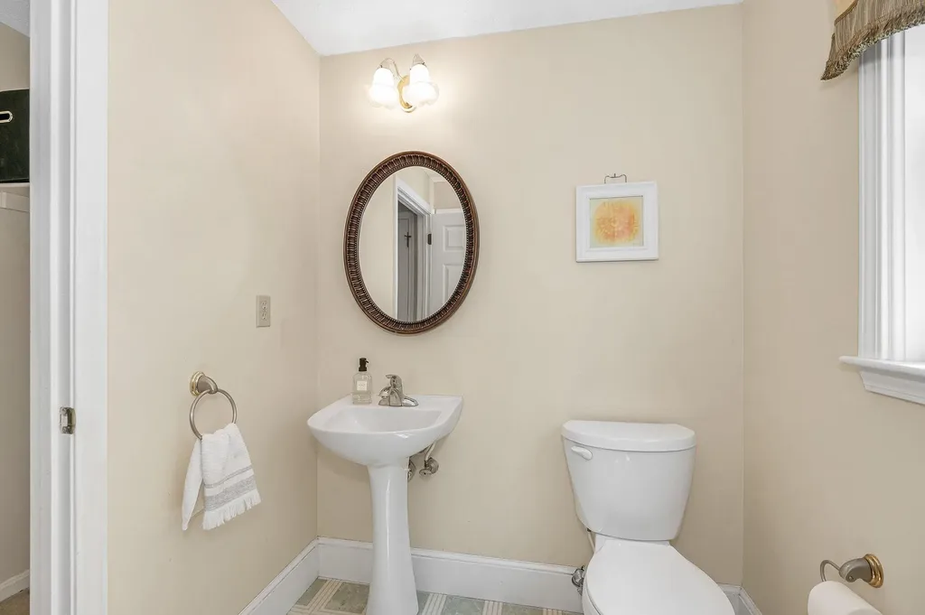 3 Indian Fern Drive Nashua NH 03062