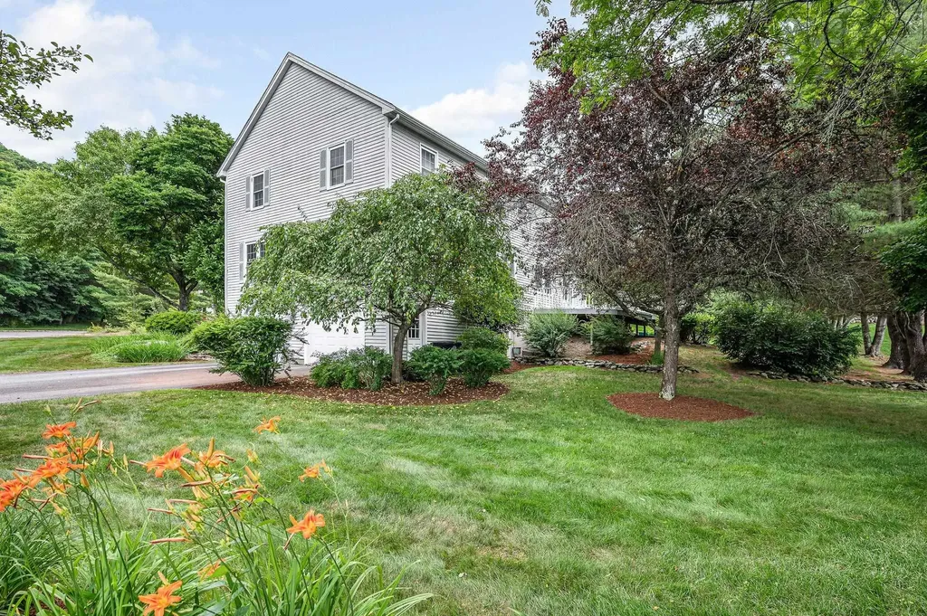 3 Indian Fern Drive Nashua NH 03062