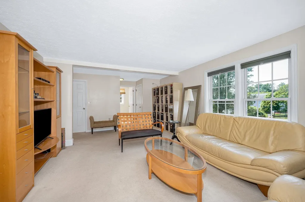 3 Indian Fern Drive Nashua NH 03062
