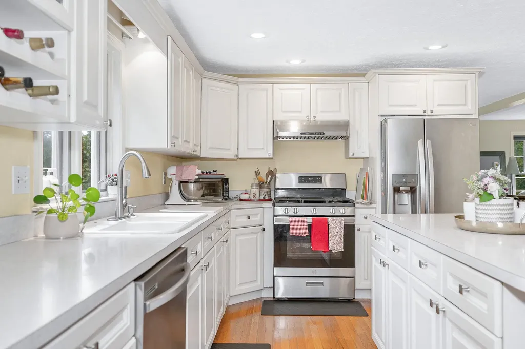 3 Indian Fern Drive Nashua NH 03062