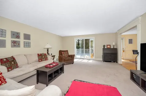 3 Indian Fern Drive Nashua NH 03062