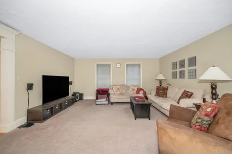 3 Indian Fern Drive Nashua NH 03062