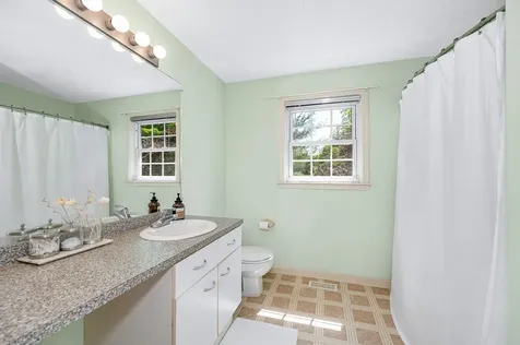 3 Indian Fern Drive Nashua NH 03062