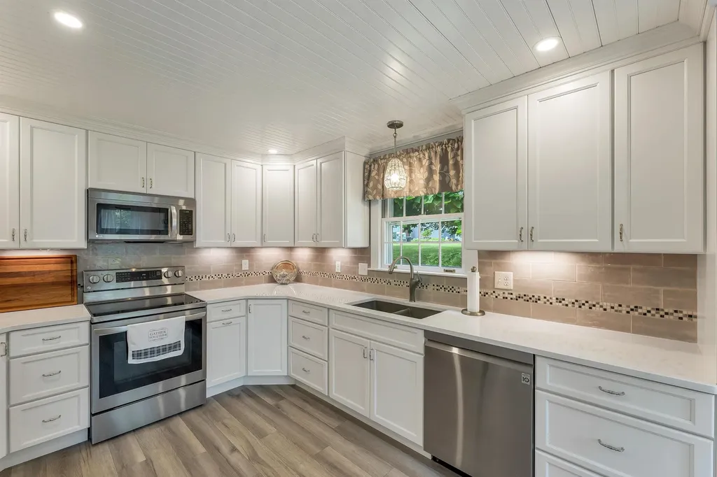 29 Hunt Avenue Franklin NH 03235