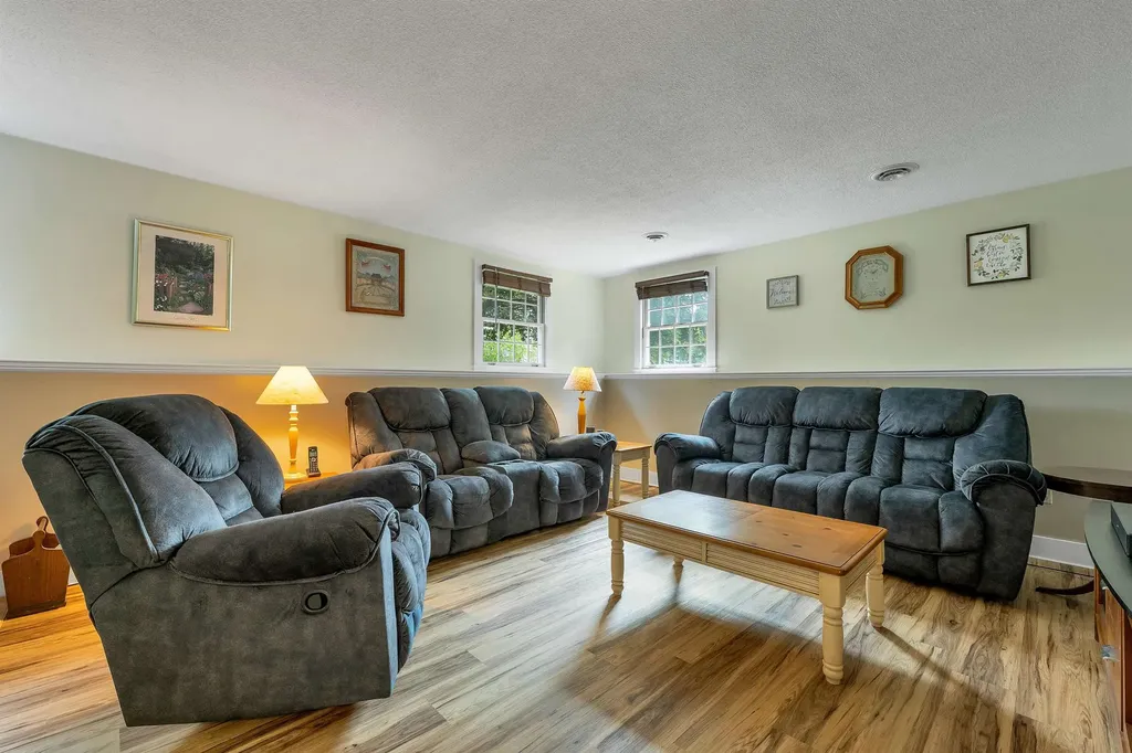 29 Hunt Avenue Franklin NH 03235
