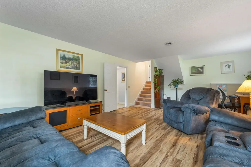 29 Hunt Avenue Franklin NH 03235