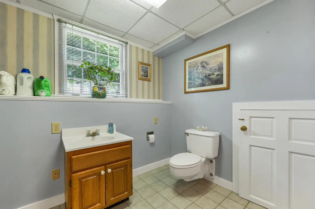 29 Hunt Avenue Franklin NH 03235