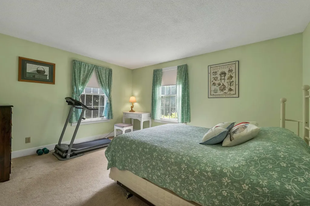 29 Hunt Avenue Franklin NH 03235