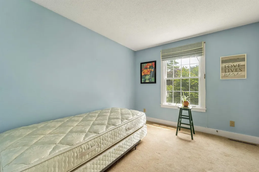 29 Hunt Avenue Franklin NH 03235