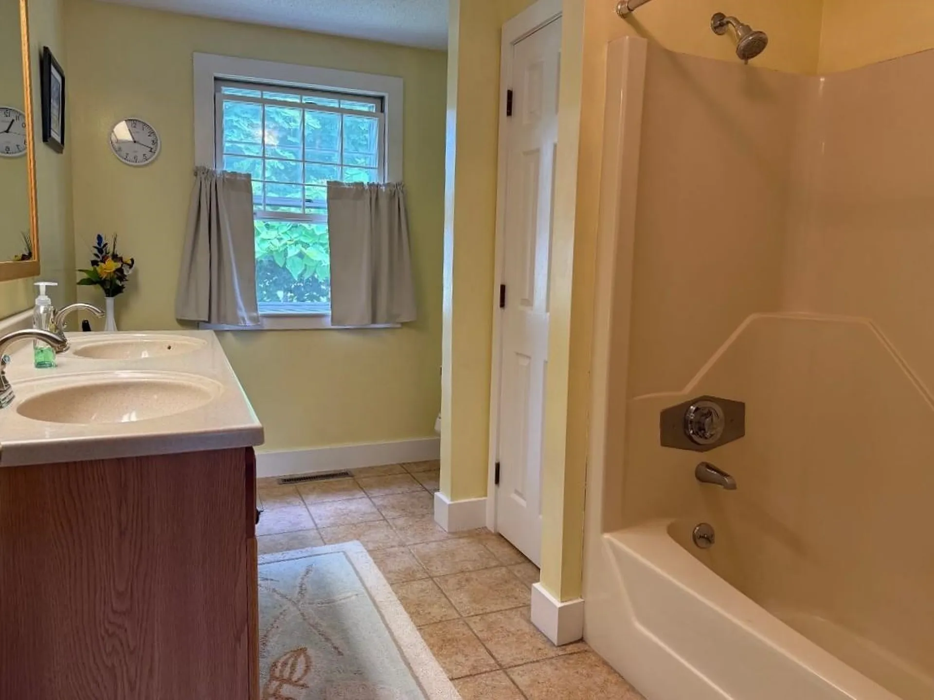 29 Hunt Avenue Franklin NH 03235