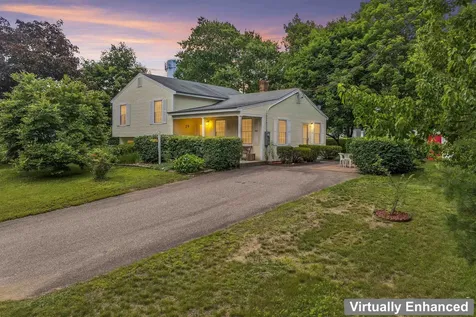 29 Hunt Avenue Franklin NH 03235
