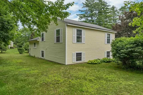 29 Hunt Avenue Franklin NH 03235