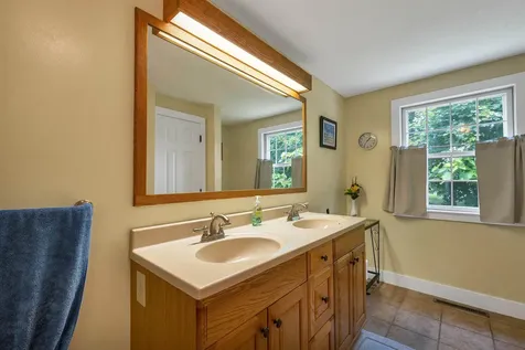 29 Hunt Avenue Franklin NH 03235