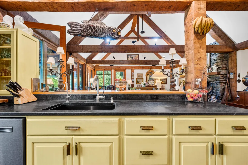 769 West Hill Road Warren VT 05674