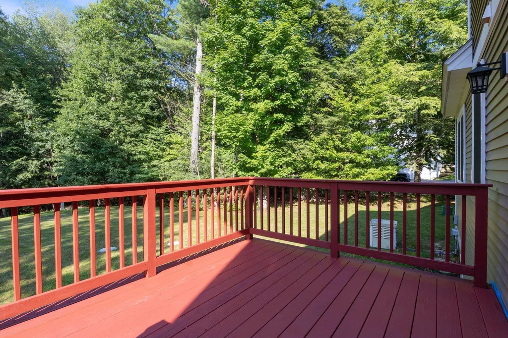 98 Ridgecrest Drive Greenland NH 03840